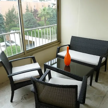 Fauvettes Apartman *